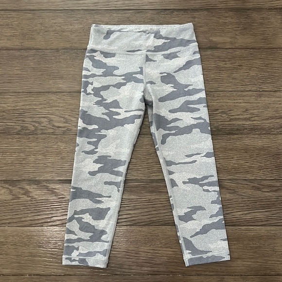 Athleta Girl Camo chit chat capri leggings - Picture 7 of 9